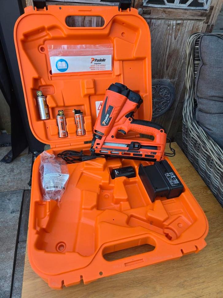 Paslode IM65A F16 Afwerktacker, Doe-het-zelf en Verbouw, Gereedschap | Handgereedschap, Zo goed als nieuw, Ophalen of Verzenden