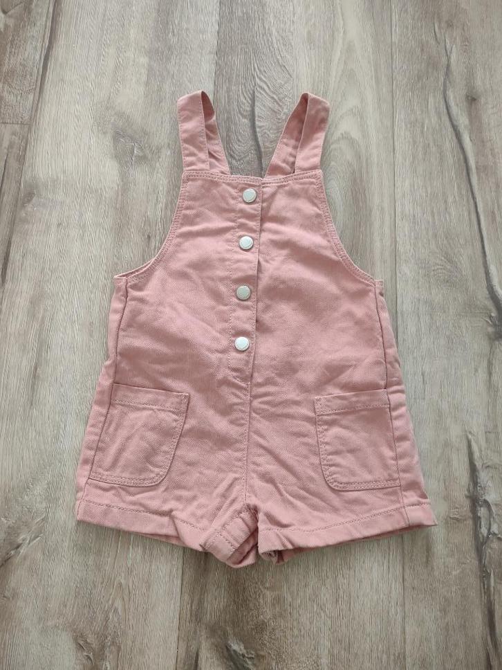Prachtige roze korte salopette van C&A, oudroze tuinbroek 80, Kinderen en Baby's, Babykleding | Maat 80, Zo goed als nieuw, Meisje