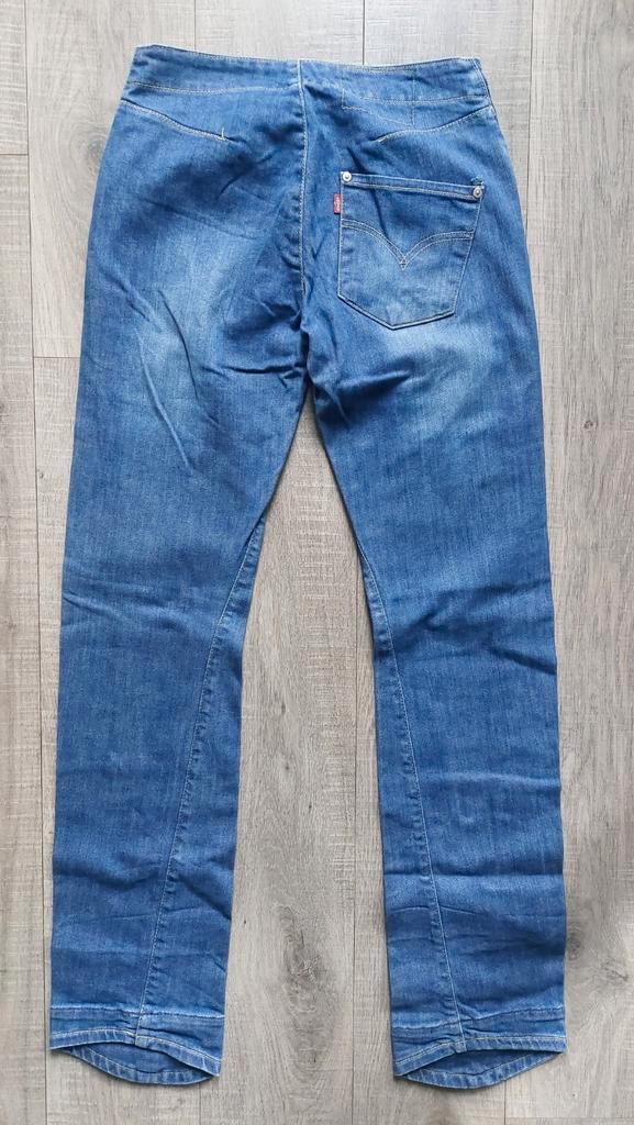 Vintage Levis Engineered Twisted jeans 28, Kleding | Dames, Spijkerbroeken en Jeans, Gedragen, W28 - W29 (confectie 36), Blauw