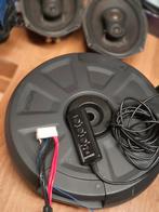 Emfase Subwoofer voor in het reserve wiel, Auto diversen, Ophalen of Verzenden, Zo goed als nieuw