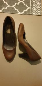 Bruin leren pumps maat 39,5 New Shape, Bruin, New shape, Ophalen of Verzenden, Zo goed als nieuw