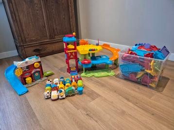 VTech Toet Toet Auto's Garage + Brandweerkazerne + Auto's beschikbaar voor biedingen