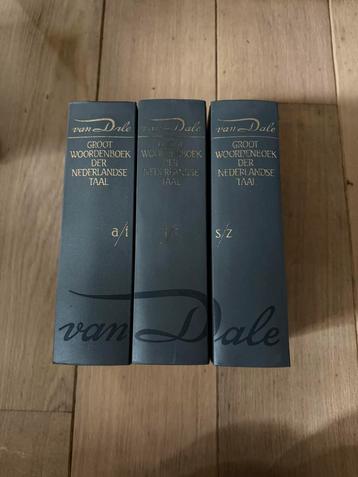 Dikke van Dale (3 delen) 11e herziene druk beschikbaar voor biedingen
