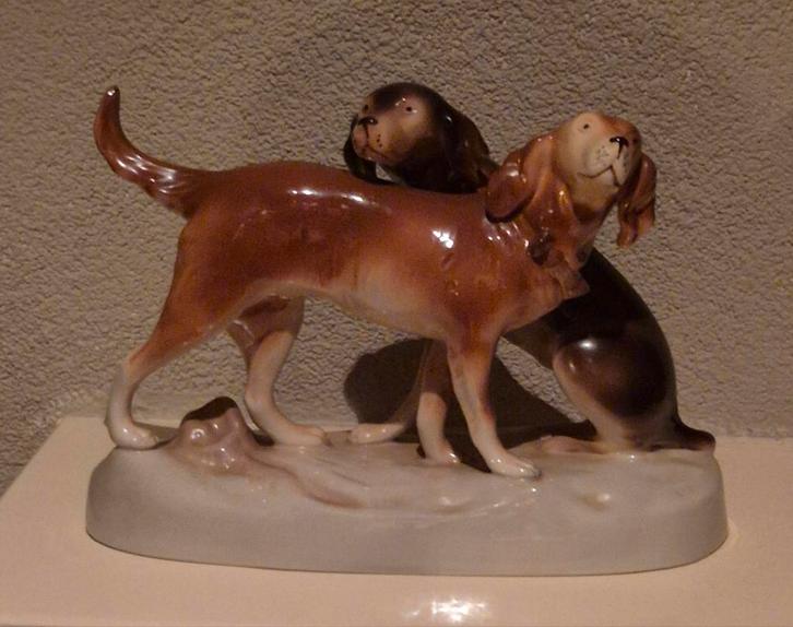 Royal Dux Beeldje - Jachthonden, Antiek en Kunst, Antiek | Keramiek en Aardewerk, Ophalen of Verzenden