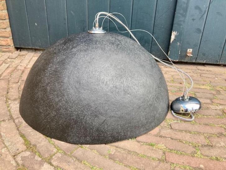 Grote hanglamp MEZZO TONDO Lamp Zwart + Goud, Huis en Inrichting, Lampen | Hanglampen, Gebruikt, Minder dan 50 cm, Kunststof, Ophalen
