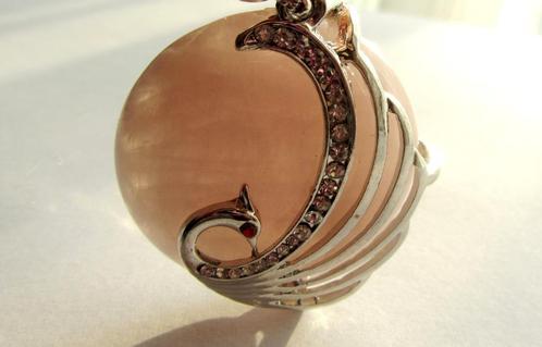 Rozenkwarts pauw hanger met kristal, Sieraden, Tassen en Uiterlijk, Kettinghangers, Nieuw, Steen of Mineraal, Met edelsteen, Verzenden
