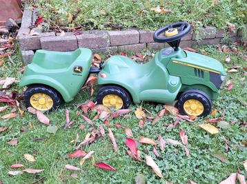John Deere Looptractor met aanhanger beschikbaar voor biedingen