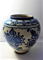 Antieke Hongaarse vaas met blauwe tulpen, Antiek en Kunst, Antiek | Vazen, Ophalen