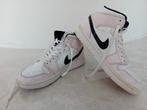 Mooie nike air jordans 1 mid maat 38,5, Ophalen, Zo goed als nieuw, Schoenen