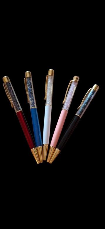 Pennen met echte mineraal stenen beschikbaar voor biedingen