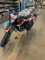 Beta rr 50 motard, Fietsen en Brommers, Brommers | Overige merken, Ophalen, 6 versnellingen, Maximaal 45 km/u, Zo goed als nieuw