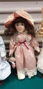 Vintage poppen met standaard, Ophalen of Verzenden, 'T Olde Gre-j, Info@toldegrej.nl, Endepoelstraat 20f Didam