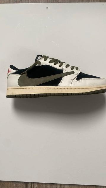 NIKE AIR JORDAN 1 LOW TRAVIS SCOTT OLIVE beschikbaar voor biedingen