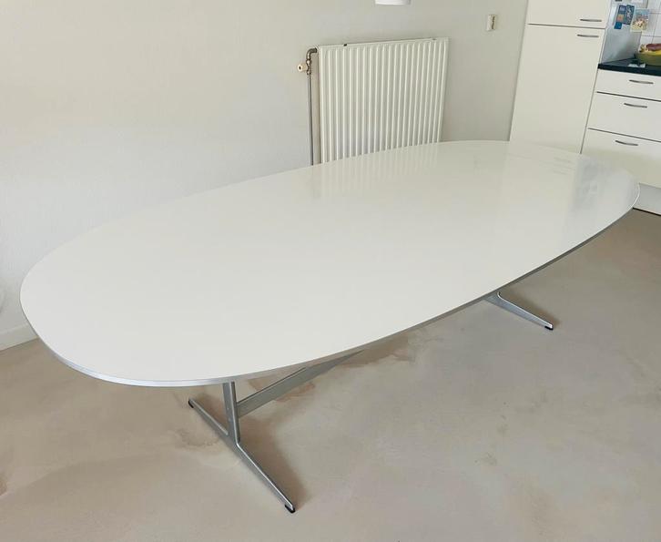Fritz Hansen Superellipse tafel / bureau, Huis en Inrichting, Tafels | Eettafels, Gebruikt, 100 tot 150 cm, 200 cm of meer, Vijf personen of meer