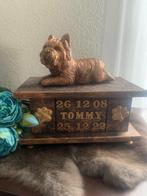 Hondenurn met Yorkshire Terriër beeldje als handgemaakte set, Dieren en Toebehoren, Ophalen of Verzenden, Nieuw