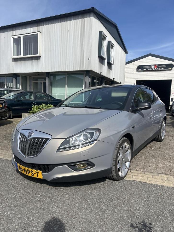 Lancia Delta 1.9-16V Twin-Turbo Platino. Keurig nette Lancia, Auto's, Lancia, Bedrijf, Te koop, Delta, ABS, Airbags, Airconditioning