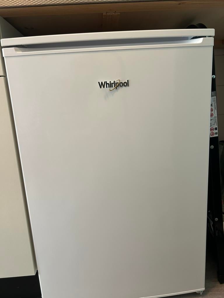 Koelkast whirlpool tafelmodel met vriesvak zeer goede staat, Witgoed en Apparatuur, Koelkasten en IJskasten, 100 tot 150 liter