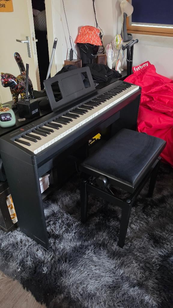 Roland FP-10 BK digital piano + KSC-FP10 stand + piano bench, Ophalen of Verzenden, Zo goed als nieuw, Zwart