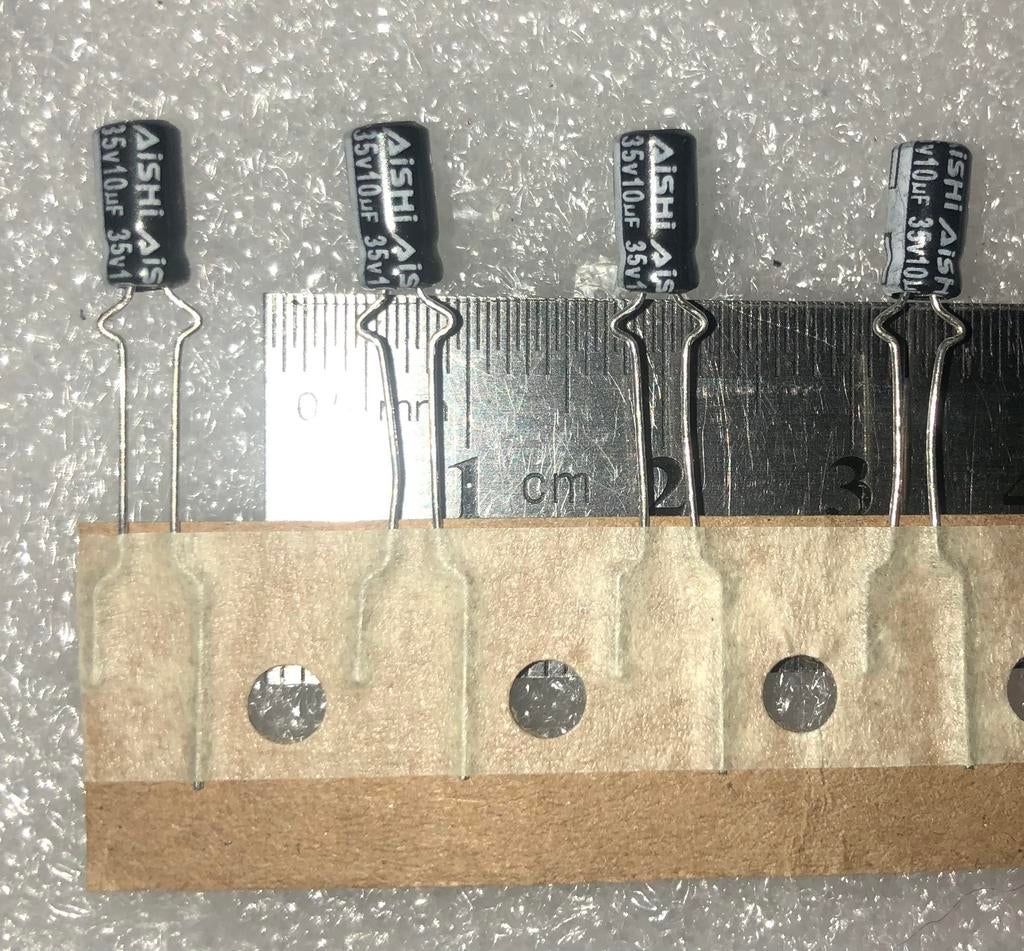 10uF 35v Aishi BKD(L7) serie, Ophalen of Verzenden, Nieuw