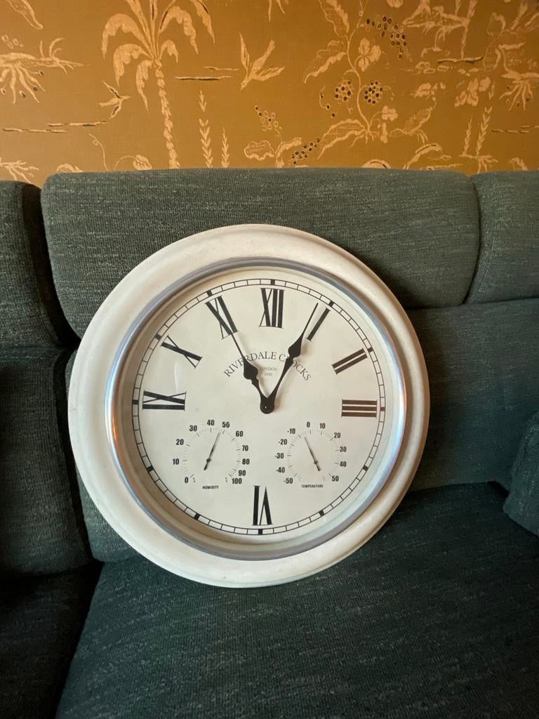 Riverdale Klok, Huis en Inrichting, Woonaccessoires | Klokken, Ophalen of Verzenden, Gebruikt, Analoog, Wandklok