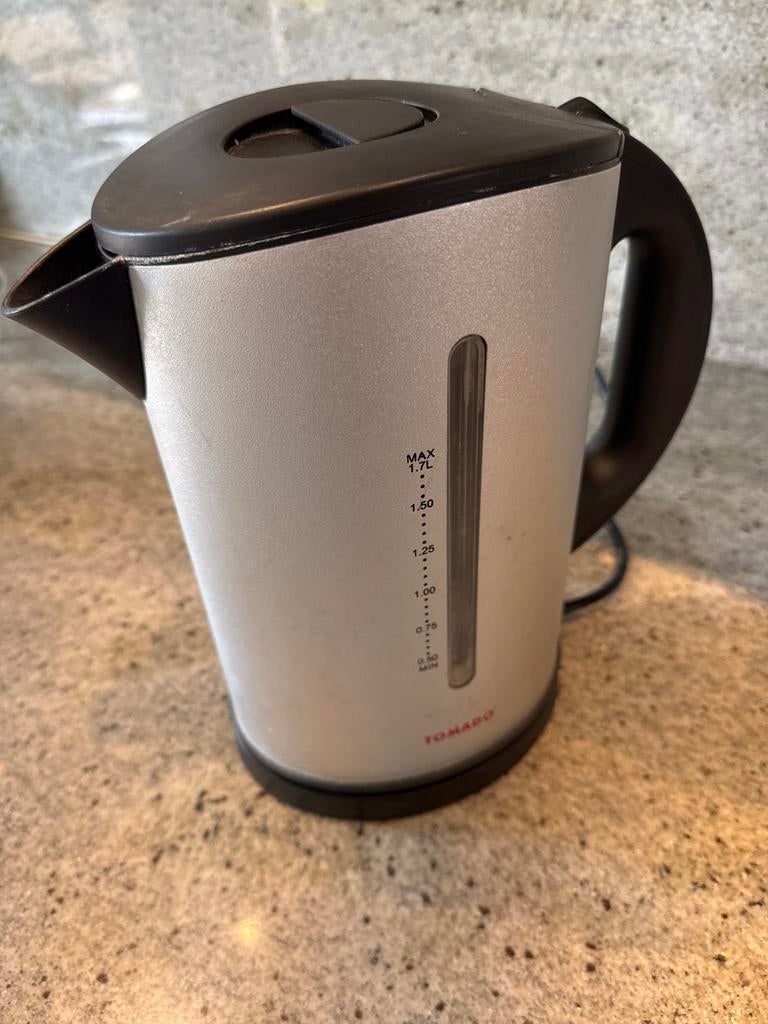 Tomado waterkoker, Witgoed en Apparatuur, Waterkokers, 1 tot 2 liter, Ophalen, Gebruikt, Draadloos