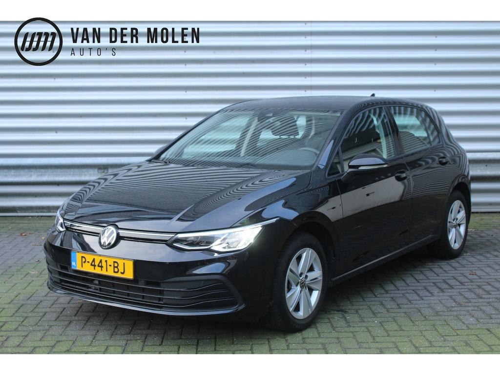 Volkswagen Golf 1.0 TSI 111pk Life NL-Auto NAP, Voorwielaandrijving, Gebruikt, Euro 6, Parkeersensor