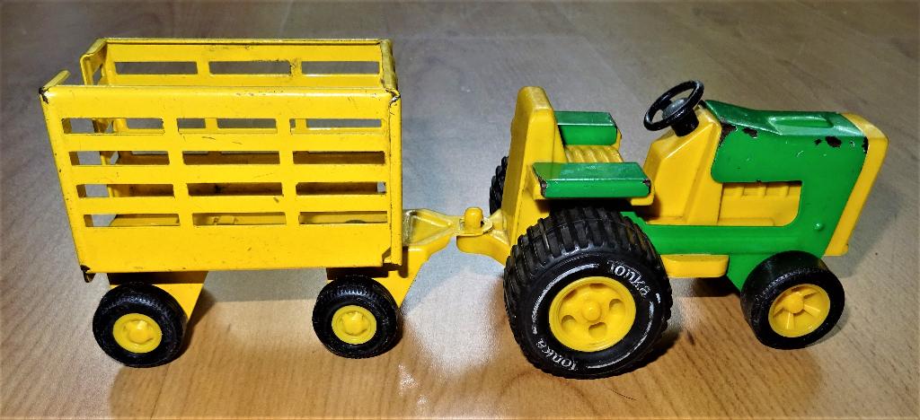Tonka Farm tractor 81102 met trailer 55320., Ophalen of Verzenden, Gebruikt, Tractor of Landbouw