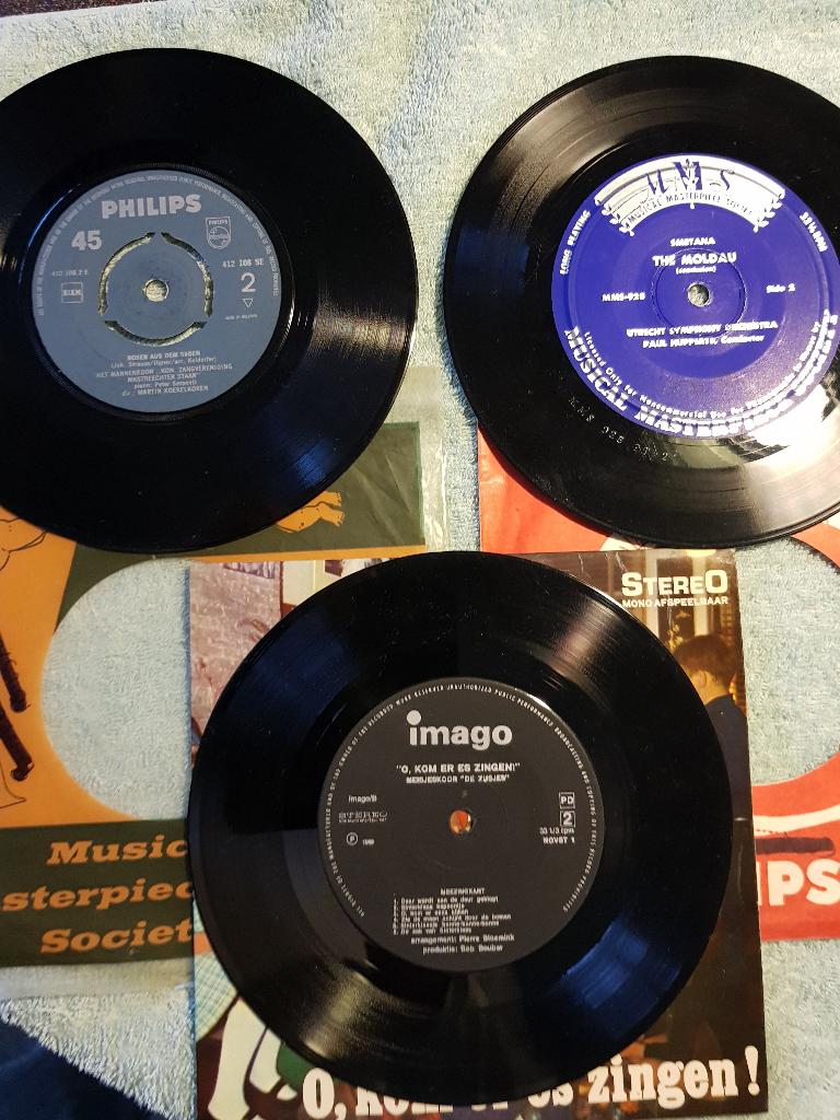 3 vintage Vinyl Singles Zangkoren / Orkest, Gebruikt, Wereldmuziek, 7 inch, Single