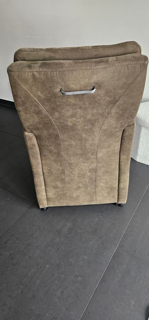 Eetkamer stoelen op wielen 2 jaar gebruikt., Huis en Inrichting, Fauteuils, Ophalen, Gebruikt, Minder dan 75 cm, 50 tot 75 cm