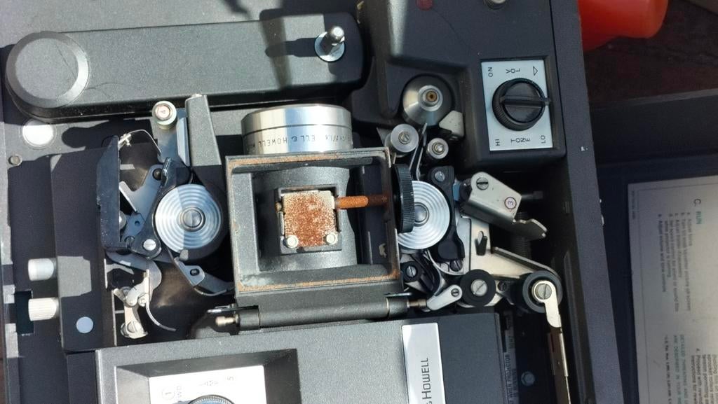 Vintage Bell & Howell Filmosound 16mm Filmprojector, Ophalen of Verzenden, Gebruikt, Met scherm