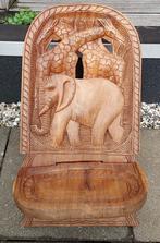 Houtsnijwerk stoel met olifanten en giraffen, Ophalen, Nieuw