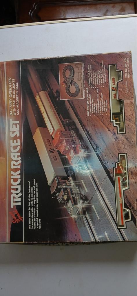 Racebaan set met vrachtwagens, Ophalen