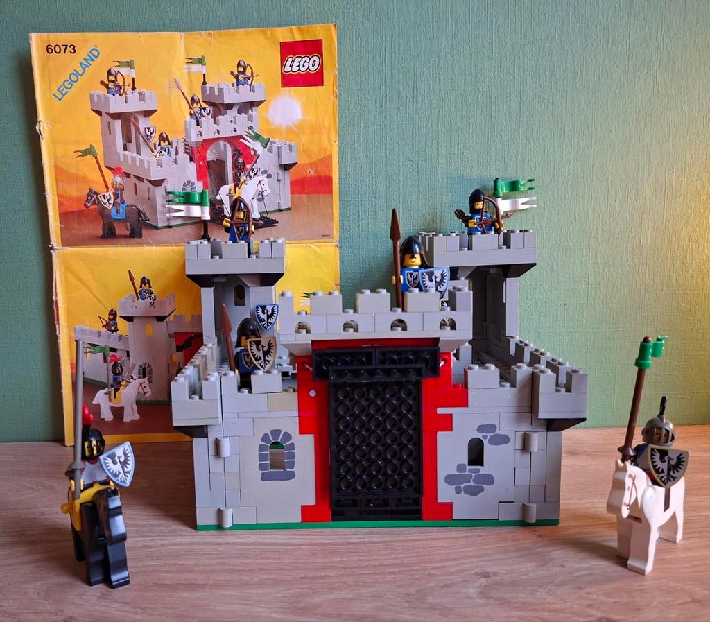 LEGO Knight’s Castle 6073-1 Black Falcons (1984), Kinderen en Baby's, Speelgoed | Duplo en Lego, Inclusief minifiguren, Gebruikt