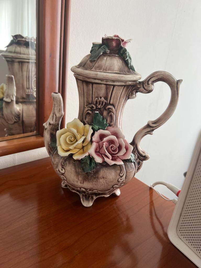 Decoratieve theepot met rozen - Vintage stijl, Antiek en Kunst, Ophalen of Verzenden