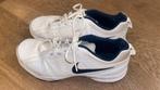 GRATIS Nike sportschoenen maat 44 (vallen klein), Ophalen of Verzenden, Gedragen, Wit, Sportschoenen