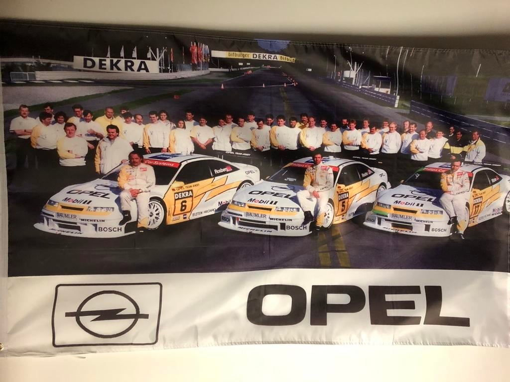 Vlaggen met opel calibra kadettt en meer / werkplaats deco, Ophalen of Verzenden, Nieuw, Auto's