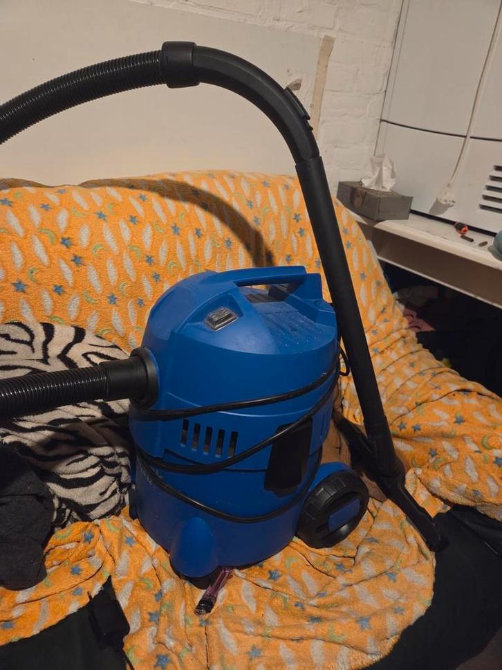 Nilfisk Buddy II 12 Nat- en Droogzuiger, Witgoed en Apparatuur, Stofzuigers, Gebruikt, Stofzuiger, Minder dan 1200 watt, Reservoir