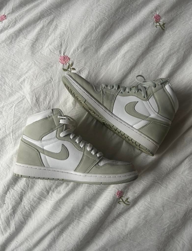 Jordan 1 High Seafoam - Maat 40, Ophalen of Verzenden, Zo goed als nieuw, Groen, Sneakers of Gympen