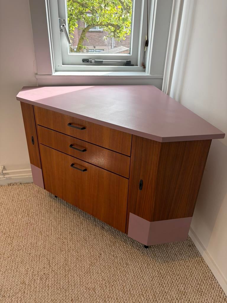 Unieke vintage hoek kast, Ophalen