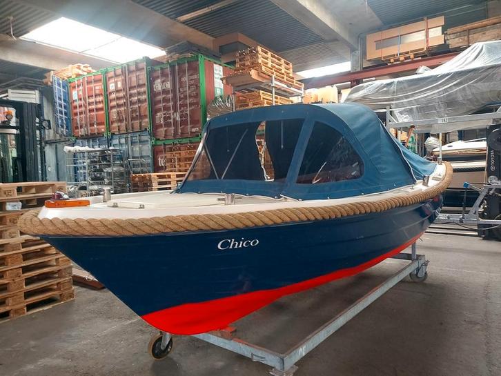 Mooie polyester sloep, Watersport en Boten, Sloepen, Gebruikt, 10 tot 30 pk, 6 meter of meer, Binnenboordmotor, Diesel, Polyester