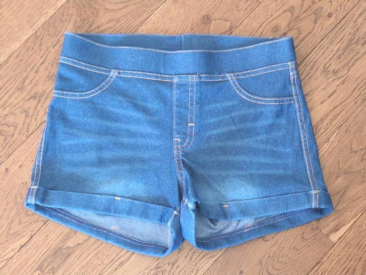 Korte broek maat 158, Kinderen en Baby's, Kinderkleding | Maat 158, Zo goed als nieuw, Meisje, Broek, Ophalen of Verzenden