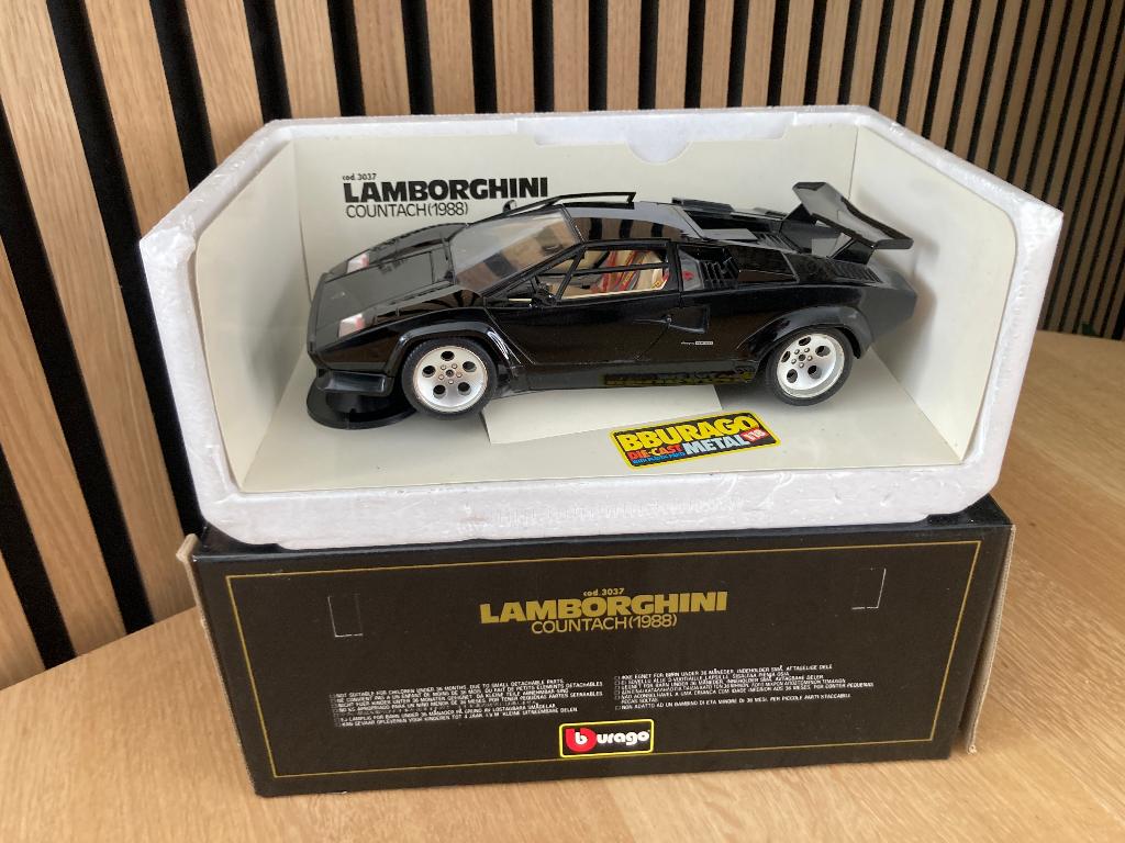 Bburago zwarte Lamborgihini COUNTACH (1988) cod. 3037, Hobby en Vrije tijd, Modelauto's | 1:18, Nieuw, Auto, Bburago, Ophalen