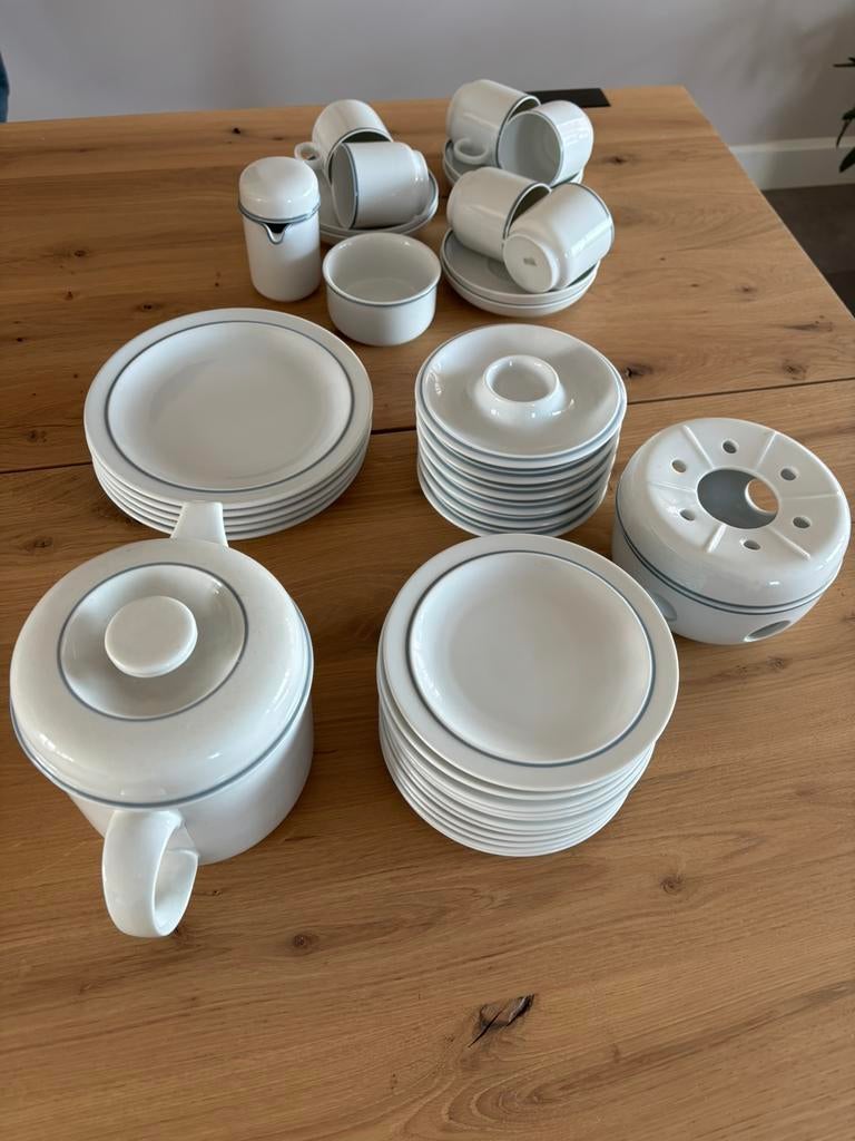 Ontbijtservies van Thomas, wit met blauw randje, Antiek en Kunst, Antiek | Servies compleet, Ophalen