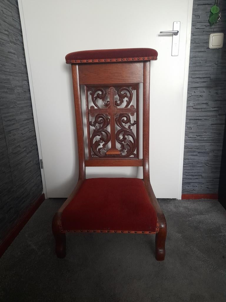 Oud bid stoel.nog mooi gaaf.98 cm hoog 40cm diep en50cm bree, Antiek en Kunst, Antiek | Religie, Ophalen