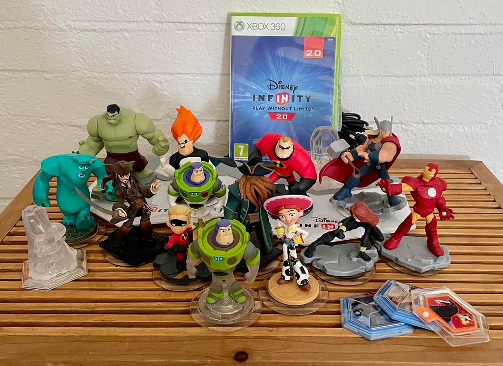 Disney Infinity 2.0 Xbox 360 16 figuren + 2 portals crystals, 3 spelers of meer, Ophalen of Verzenden, Zo goed als nieuw, Vanaf 3 jaar