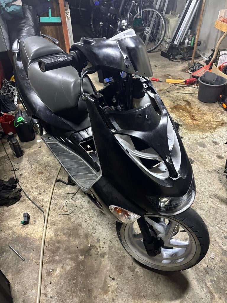 Aprilia sr 50, Fietsen en Brommers, Scooters | Aprilia, Ophalen, Gebruikt, Maximaal 45 km/u, SR 50