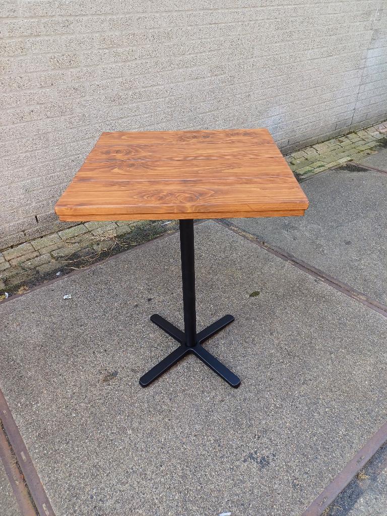 bar tafel, Ophalen, Zo goed als nieuw, Inclusief barstoelen