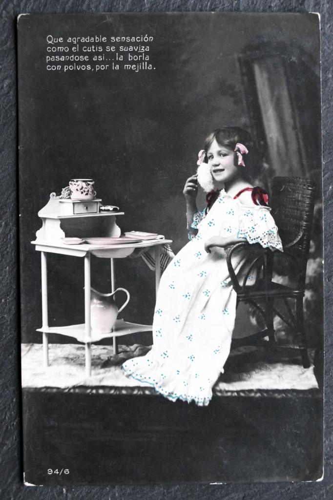 Het meisje begint al vroeg met toilet maken, Spaanse kaart, Verzenden, Voor 1920, Gelopen, Kinderen