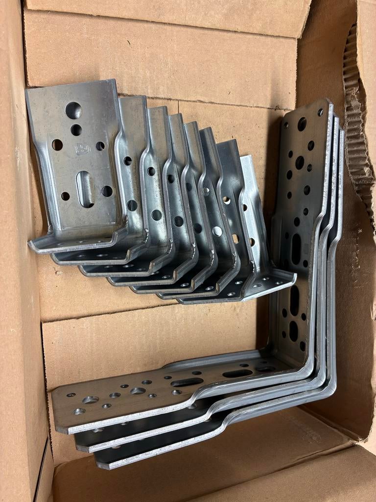 Stevige hoekijzers voor houten balken, Doe-het-zelf en Verbouw, IJzerwaren en Bevestigingsmiddelen, Ophalen of Verzenden, Gebruikt