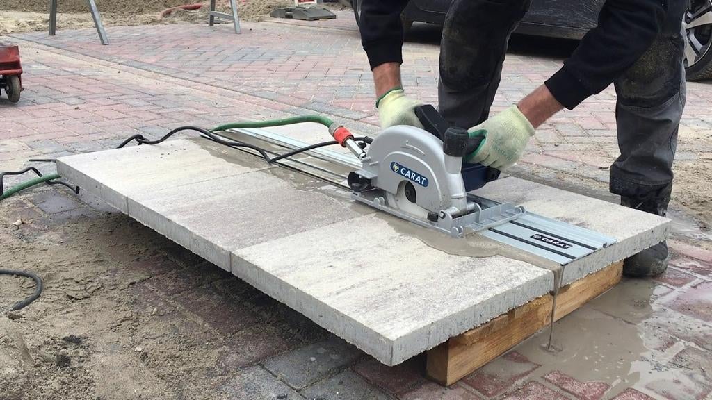 Te huur beton en keramiek tegel waterzaag / lineaal zaag, Doe-het-zelf en Verbouw, Gereedschap | Zaagmachines, Ophalen, Gebruikt